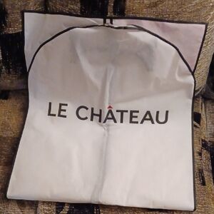 4/$30 Le Château Garment Bag